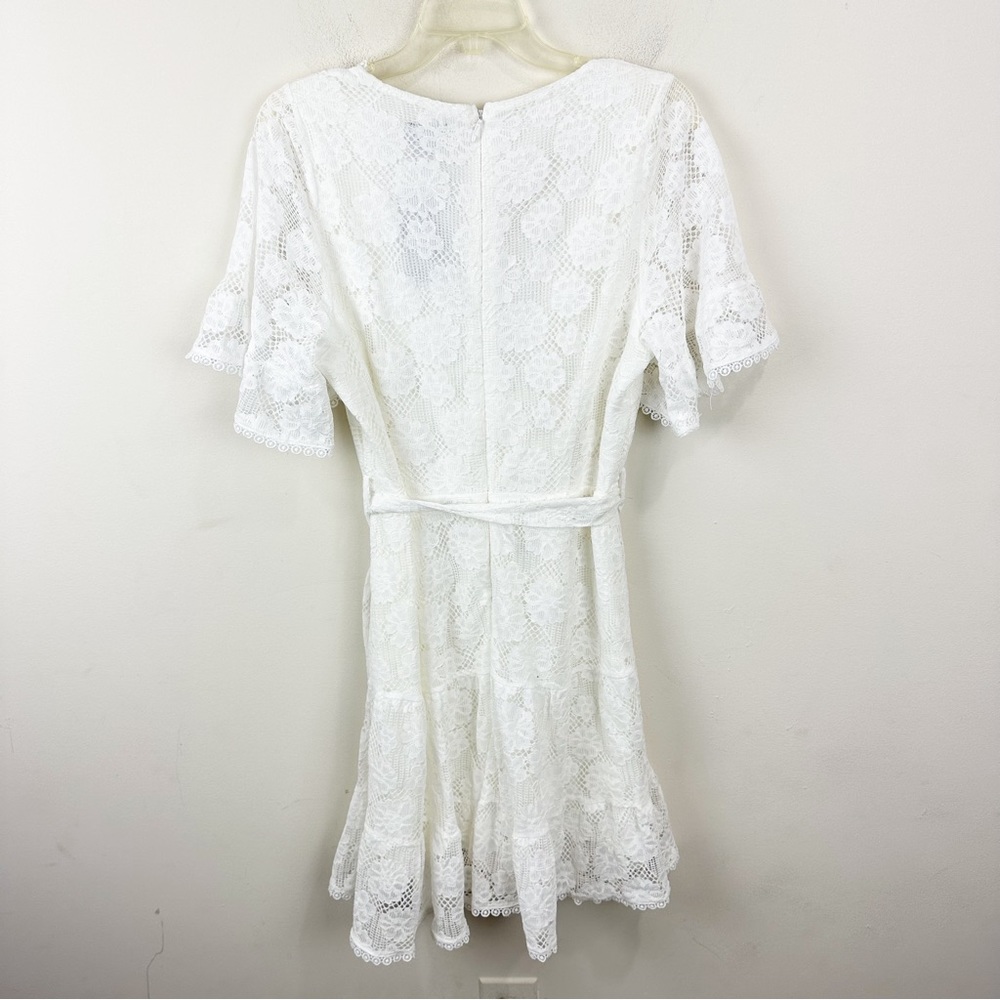 CITY CHIC Garden Kisses Dress in ivory - Picture 4 of 9